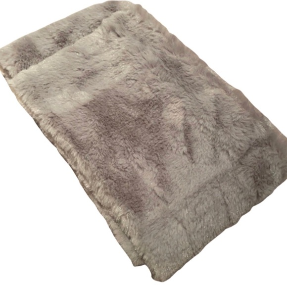 Soft Faux Fur Loop Scarf NWOTS - Picture 6 of 6